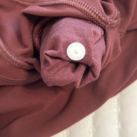 Lululemon X Barry’s Stronger as One High Rise Tight in Midnight Maroon, Size 4 - Picture 4 of 14
